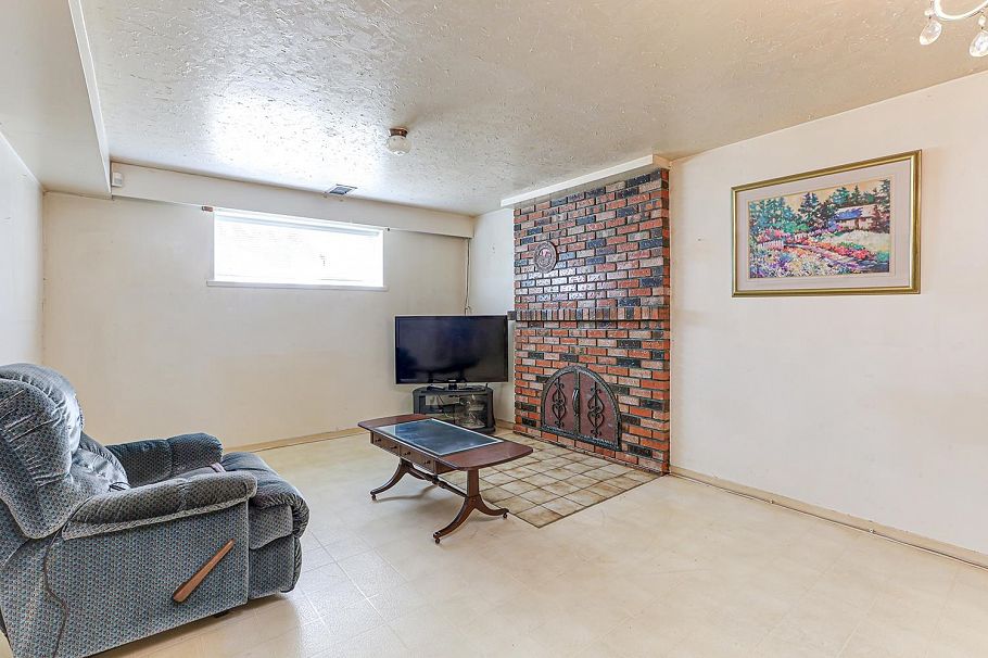 2553 E 20th Avenue Vancouver, BC - 19