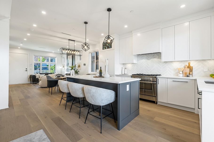 1722 E 64th Avenue Vancouver, BC - 8