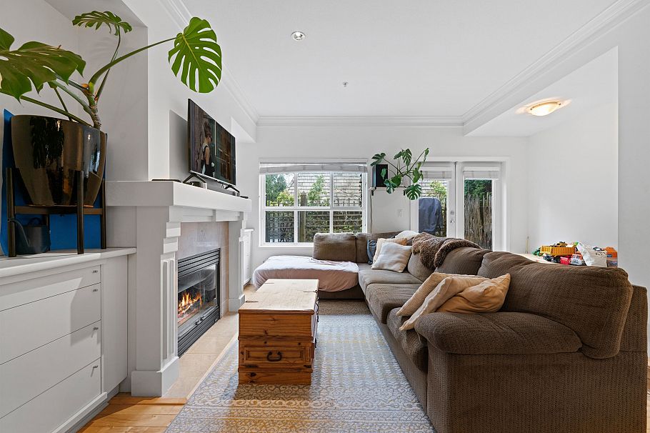 6 2688 Mountain Highway North Vancouver, BC - 2