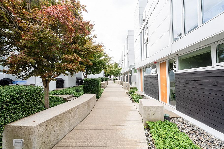 2208 Willow Street Vancouver, BC - 2