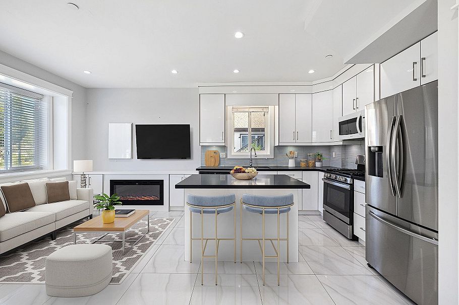 1 2430 E 41 Avenue Vancouver, BC - 2