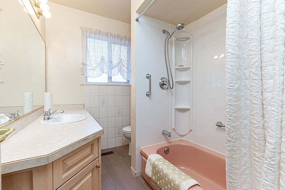 2553 E 20th Avenue Vancouver, BC - 13