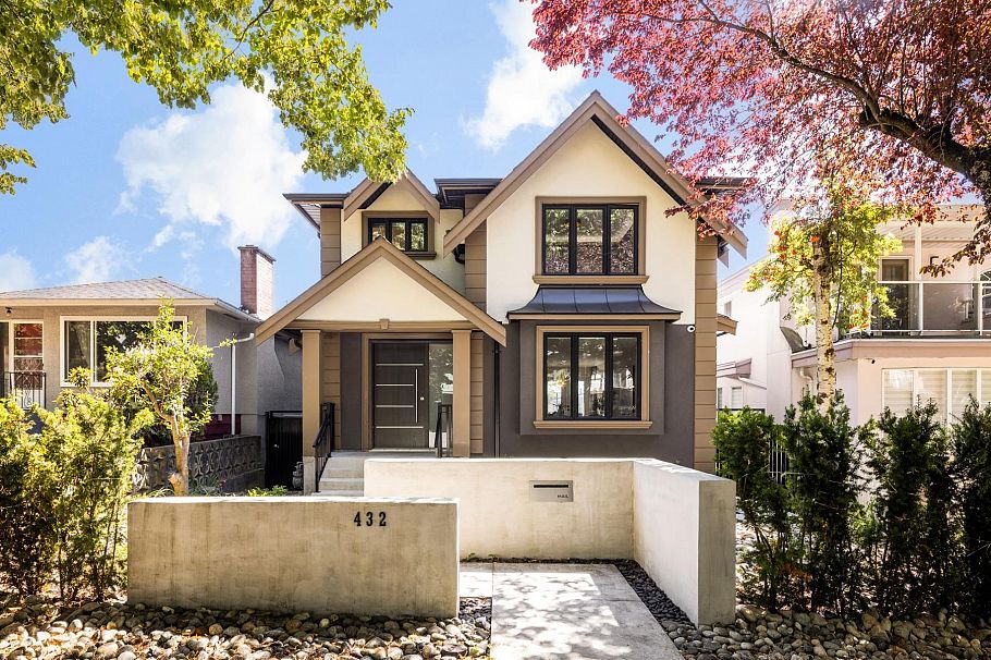 432 E 46th Avenue Vancouver, BC - 3