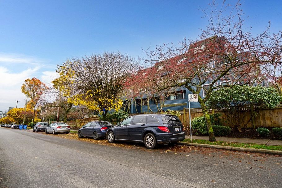 218 1990 W 6th Avenue Vancouver, BC - 4