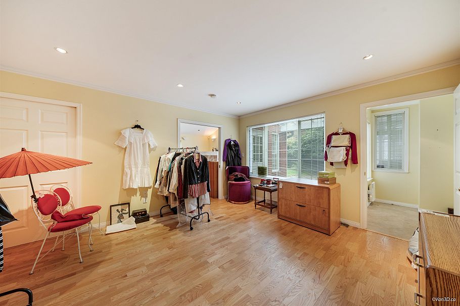 1226 Seymour Boulevard North Vancouver, BC - 37