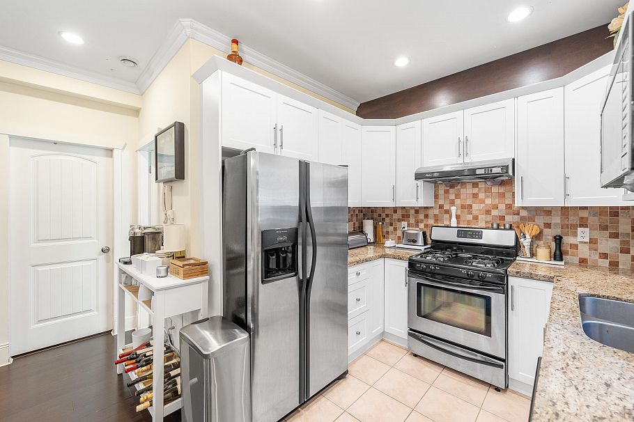 1636 E 12th Avenue Vancouver, BC - 7