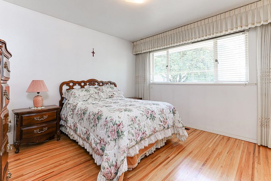 2553 E 20th Avenue Vancouver, BC - 11