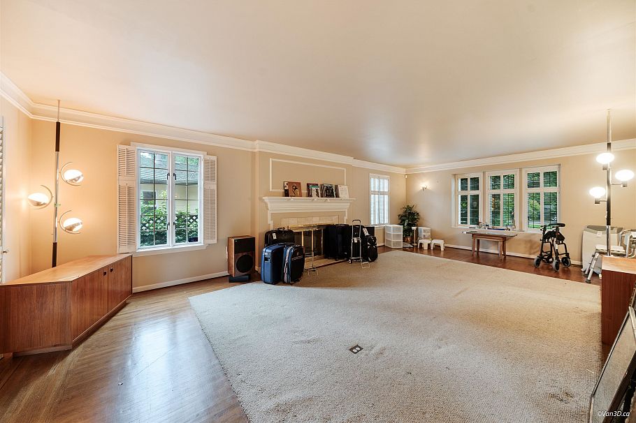 1226 Seymour Boulevard North Vancouver, BC - 11