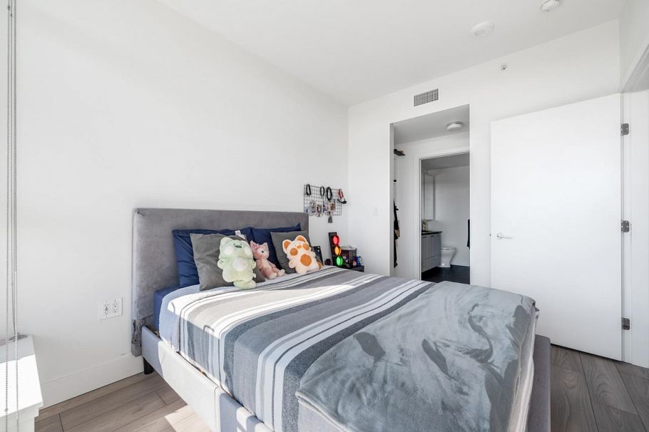 502 8570 Rivergrass Drive Vancouver, BC - 9