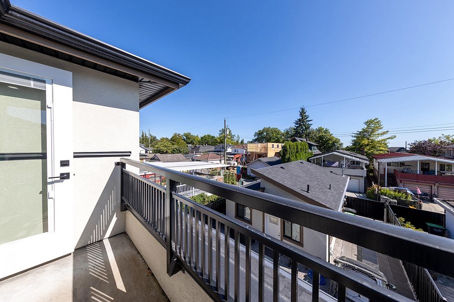 432 E 46th Avenue Vancouver, BC - 17