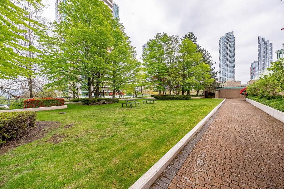 607 5899 Wilson Avenue Burnaby, BC - 31