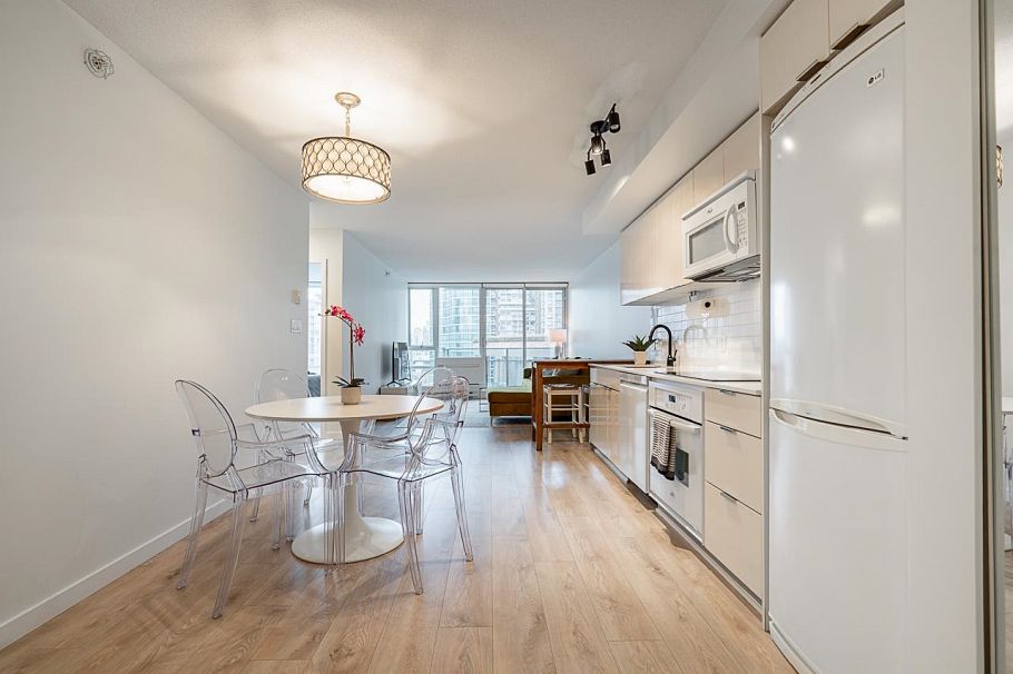 1907 788 Hamilton Street Vancouver, BC - 3