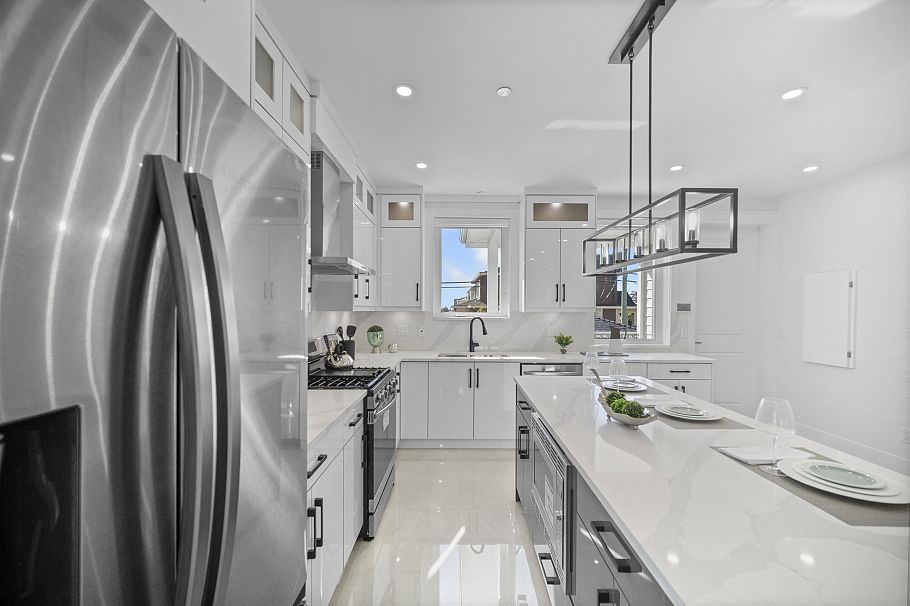 2792 E 49th Avenue Vancouver, BC - 28