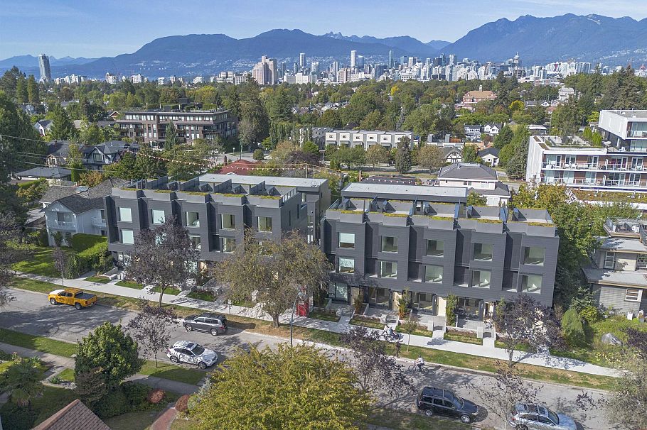 553 W 26th Avenue Vancouver, BC - 32