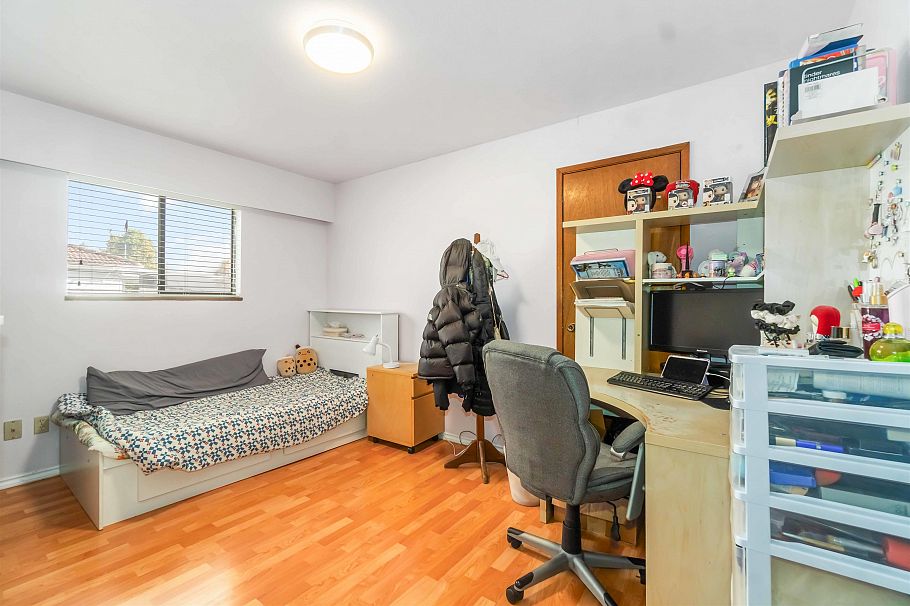 5820 Earles Street Vancouver, BC - 16