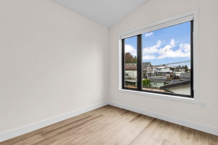 2 4257 Knight Street Vancouver, BC - 14