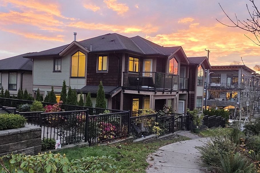 665 W 15th Street North Vancouver, BC - 1