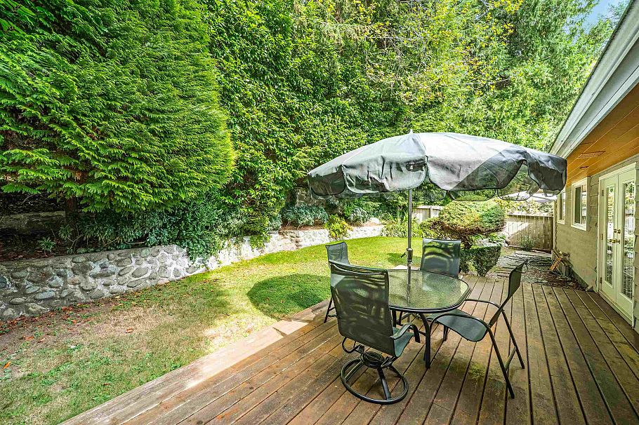 1202 Bracknell Crescent North Vancouver, BC - 36