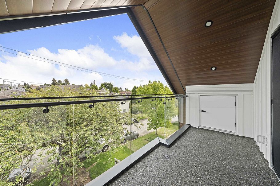 1 6461 E Prince Edward Street Vancouver, BC - 24