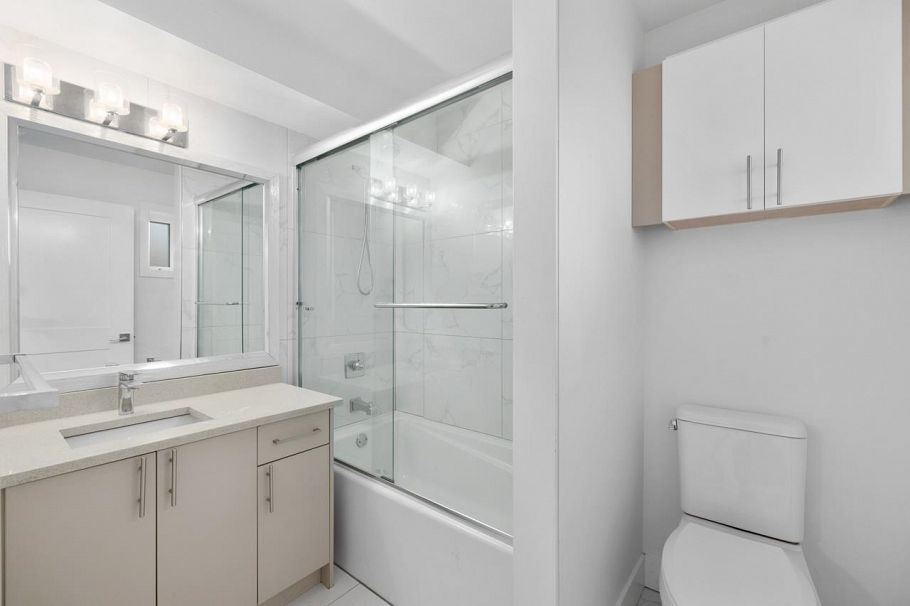 3133 Glen Drive Vancouver, BC - 28