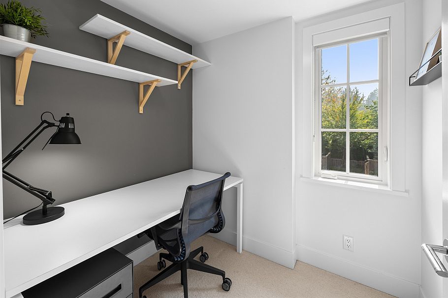 6 1133 Ridgewood Drive North Vancouver, BC - 15