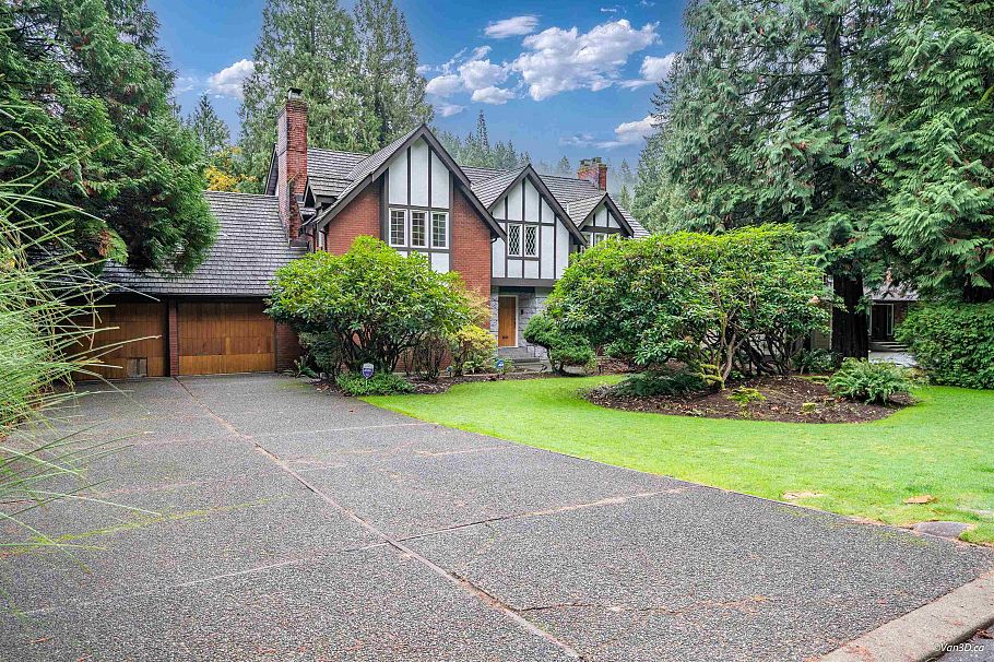 1226 Seymour Boulevard North Vancouver, BC - 2