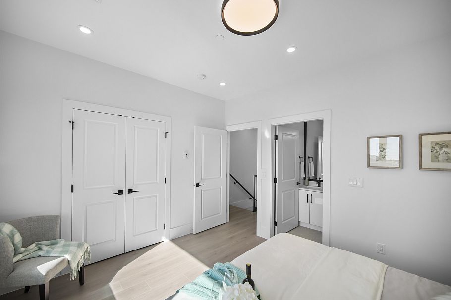 2792 E 49th Avenue Vancouver, BC - 10