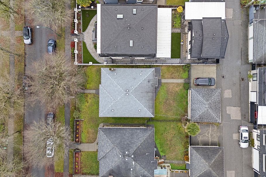 1521 E 64th Avenue Vancouver, BC - 36