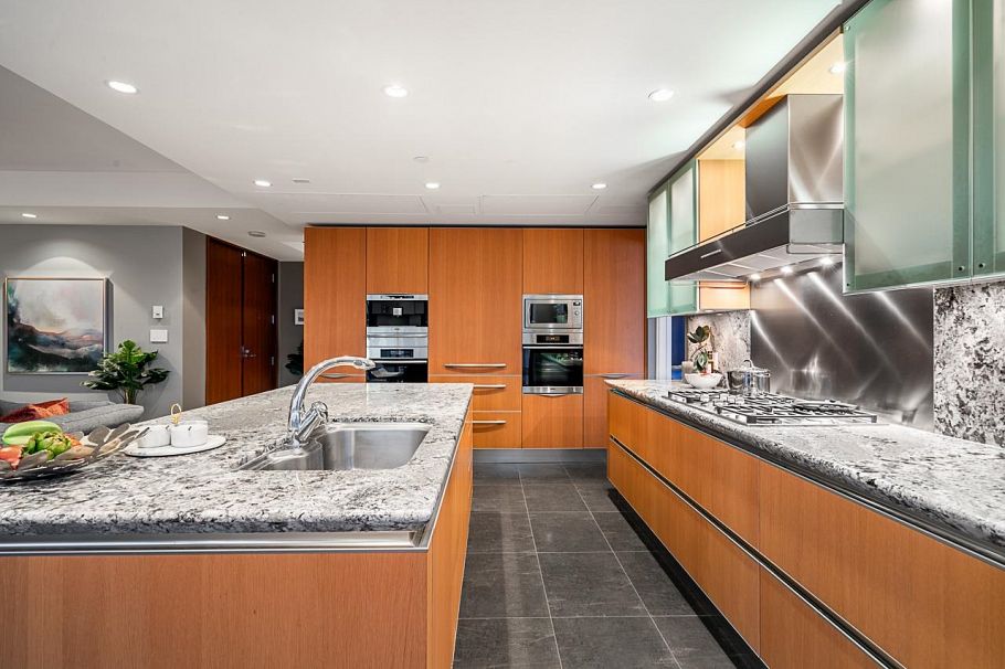 2202 1139 W Cordova Street Vancouver, BC - 12