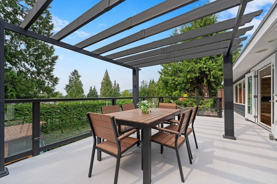 727 Crystal Court North Vancouver, BC - 11