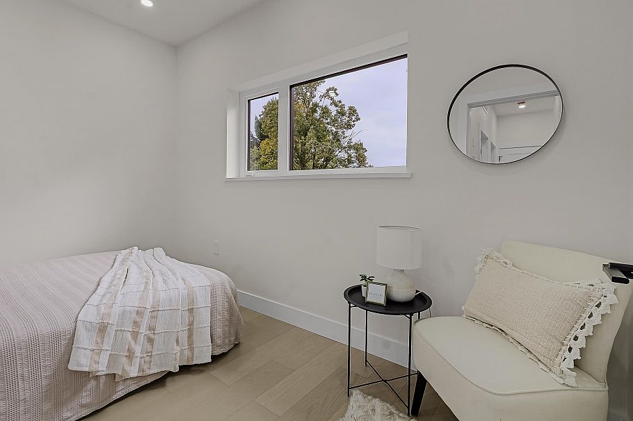 1 585 E 60th Avenue Vancouver, BC - 18