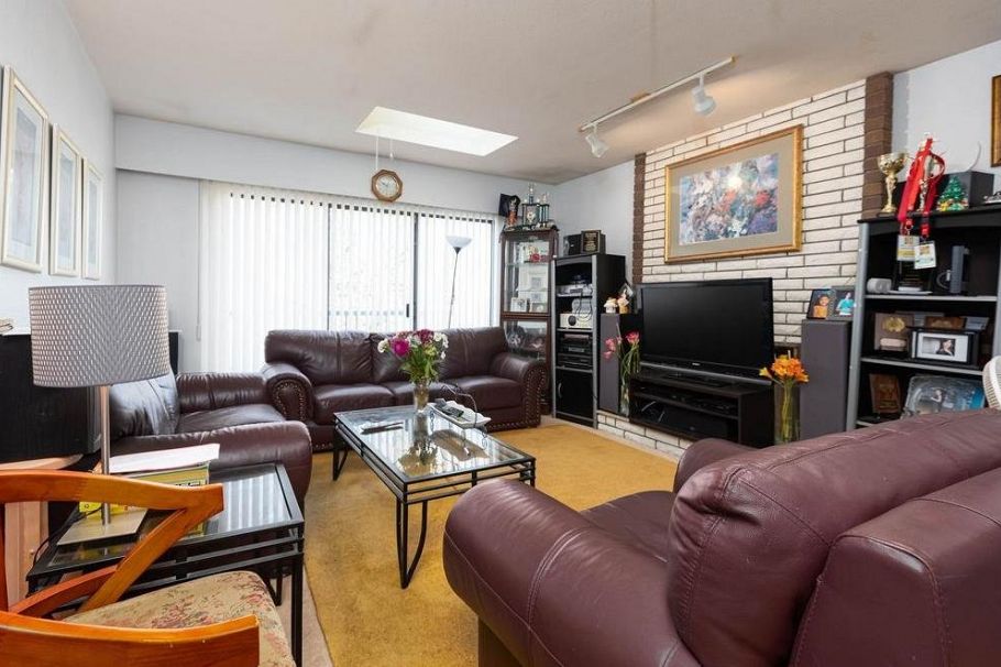 886 E 56th Avenue Vancouver, BC - 8