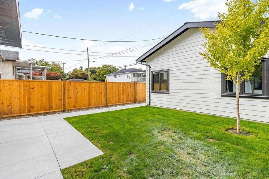 2 4257 Knight Street Vancouver, BC - 31