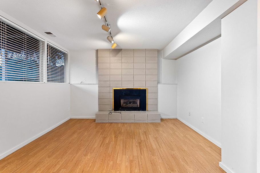 4150 Canterbury Crescent North Vancouver, BC - 24