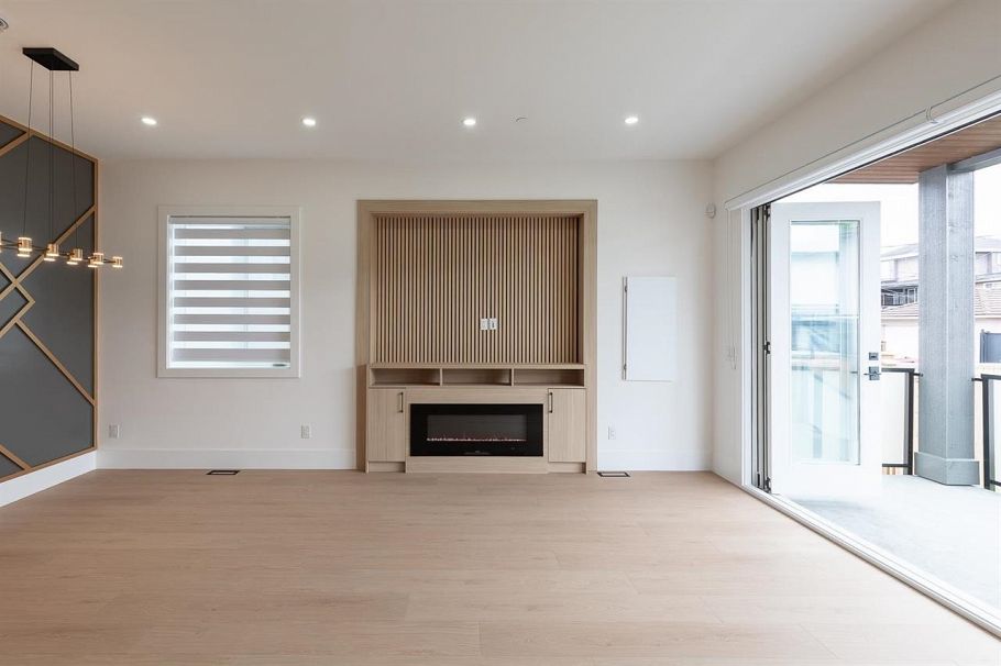 2 6964 Inverness Street Vancouver, BC - 9