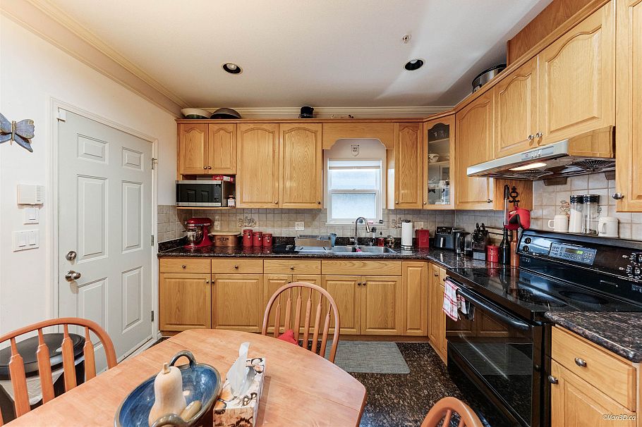 5093 Highgate Street Vancouver, BC - 14