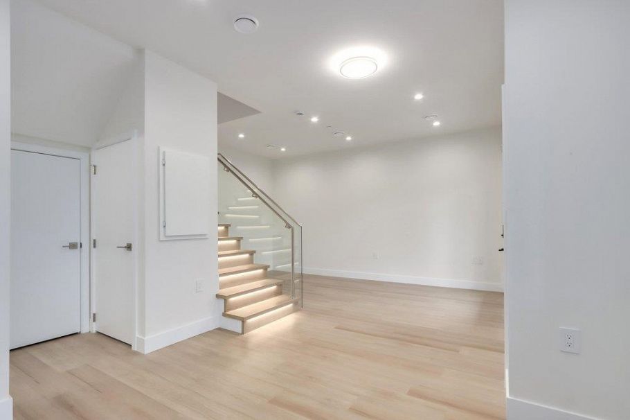 1 4257 Knight Street Vancouver, BC - 7