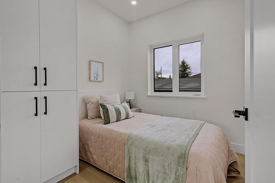 1 585 E 60th Avenue Vancouver, BC - 16