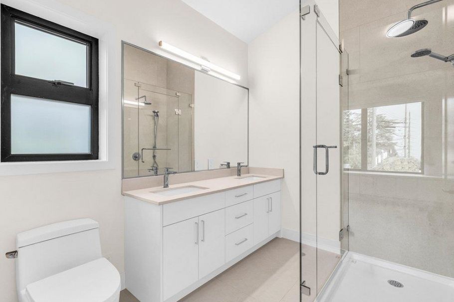 2 4257 Knight Street Vancouver, BC - 24