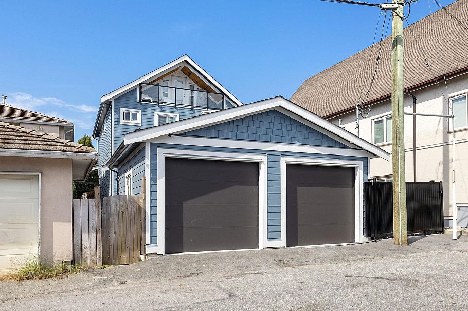 1 2430 E 41 Avenue Vancouver, BC - 31