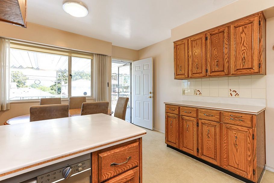 2553 E 20th Avenue Vancouver, BC - 7