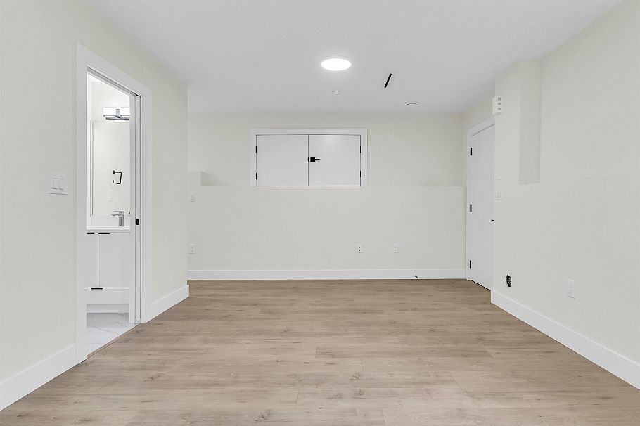 2 5221 Clarendon Street Vancouver, BC - 25