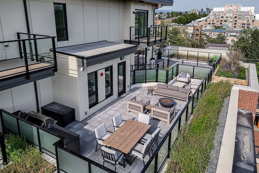 406 2550 Garden Drive Vancouver, BC - 21