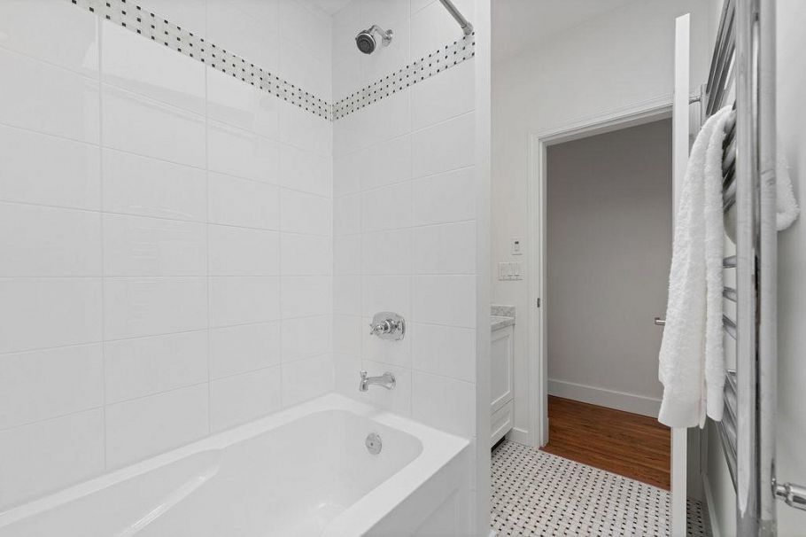 727 Crystal Court North Vancouver, BC - 27