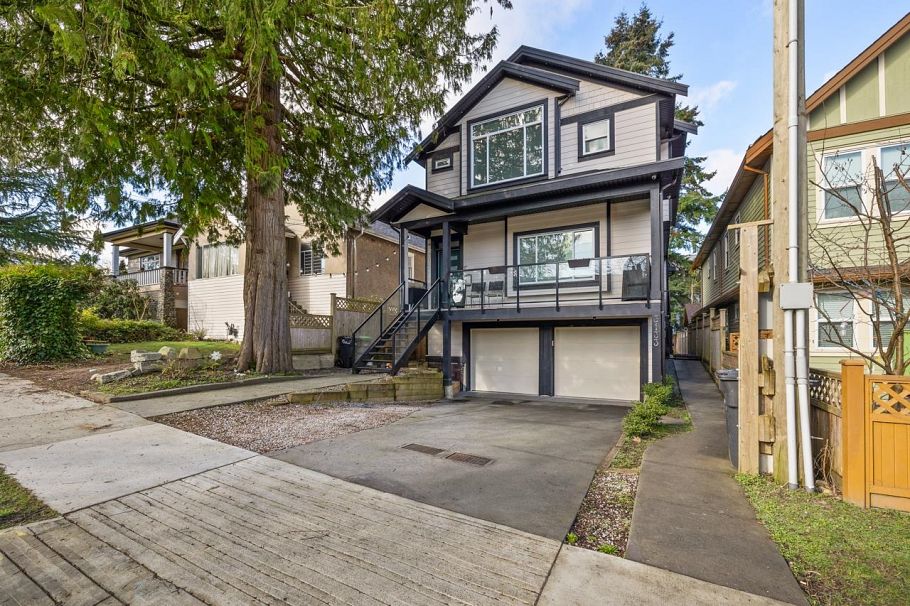 3133 Glen Drive Vancouver, BC - 3