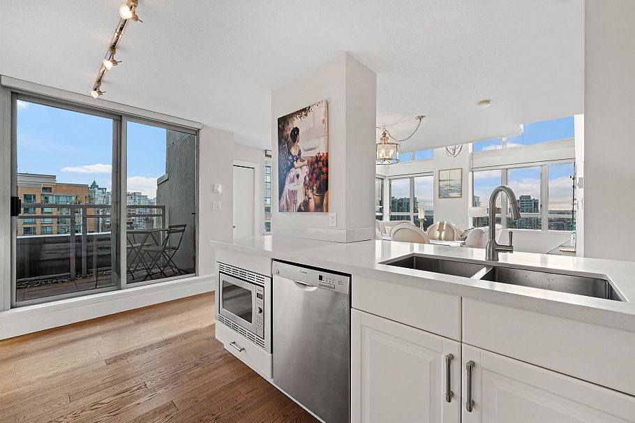 2204 1238 Richards Street Vancouver, BC - 11