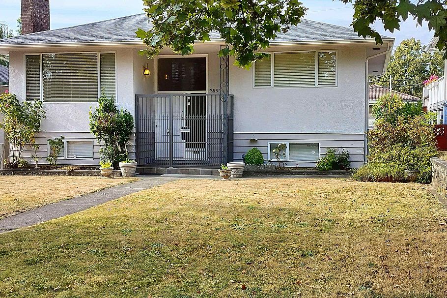 2553 E 20th Avenue Vancouver, BC - 1