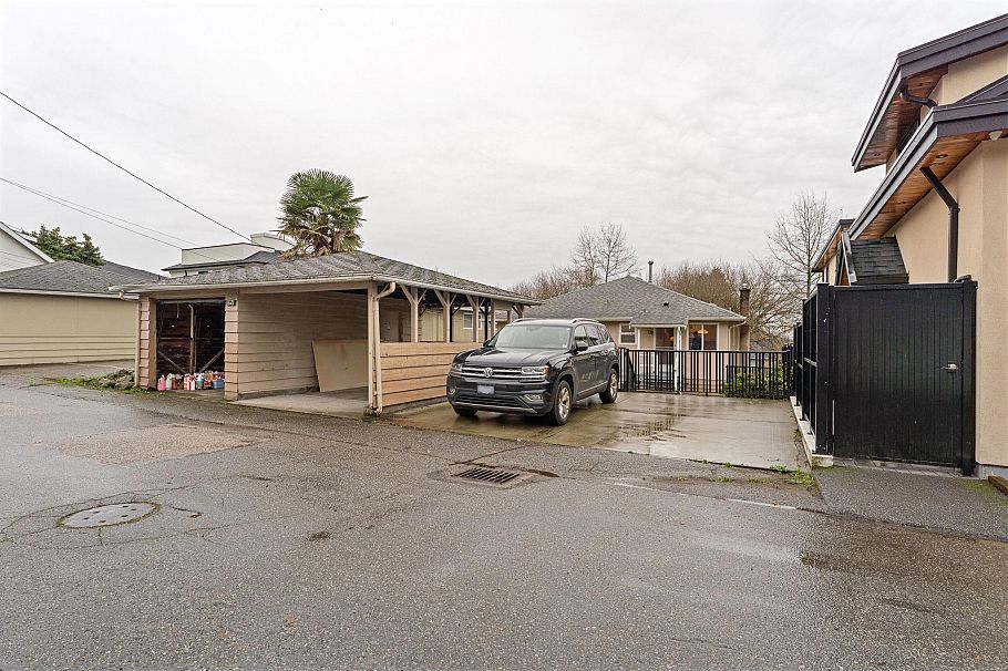 1521 E 64th Avenue Vancouver, BC - 32