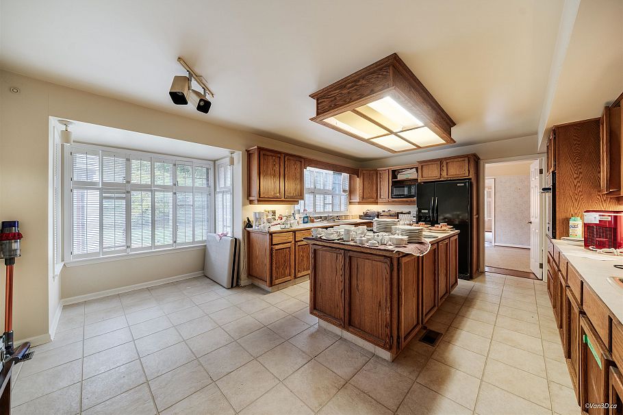 1226 Seymour Boulevard North Vancouver, BC - 9