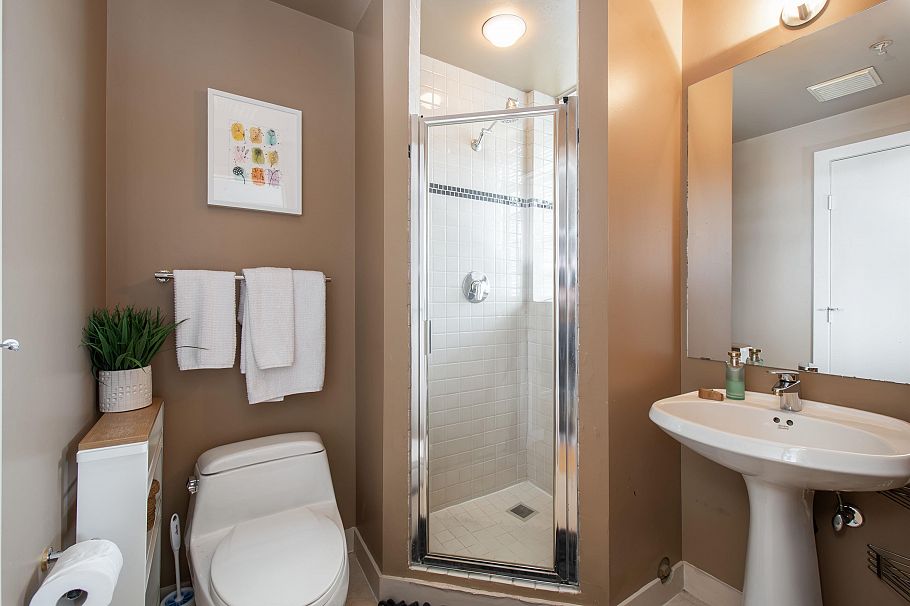 PH4 1688 Robson Street Vancouver, BC - 35